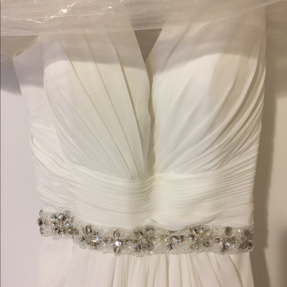 Brand New Moonlight Bridal Gown - Picture 4 of 9